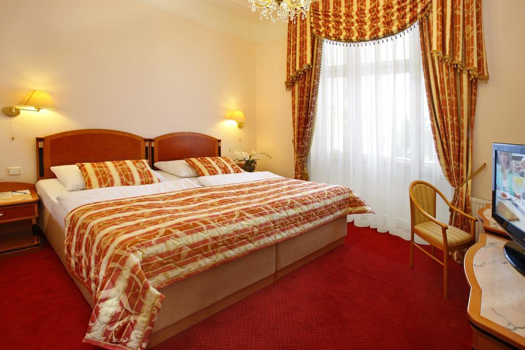 Ensana Hvezda - Imperial - Neapol Hotel มาเรียอานซเกลาซนี ห้อง รูปภาพ
